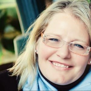 Meet your Posher, Lora